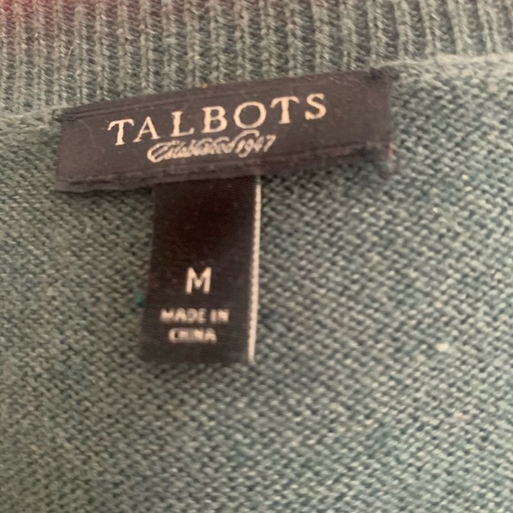 Hunter Green sweater. - Picture 3 of 4